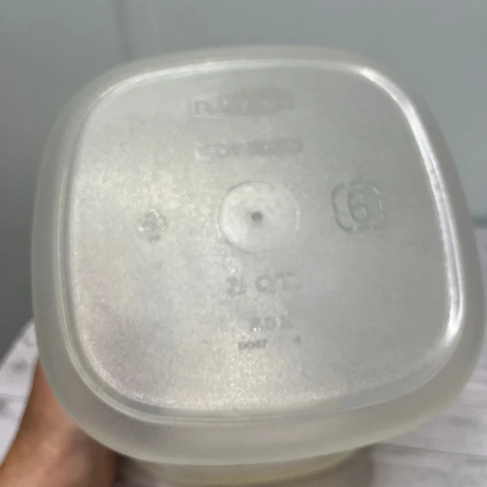 Rubbermaid Servin Saver 3 QT 2.8L Square Food Storage Container White Lid 6 0047